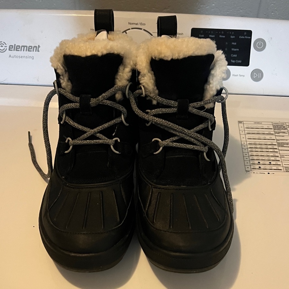 Nike ACG Black Winter Boots with Cream Lining